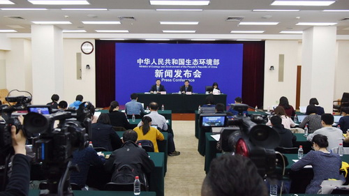 全國砂石開采、加工、運(yùn)輸?shù)日涡袆觼硪u！—— 今天起，生態(tài)環(huán)境部組織2.2萬人次開展新一輪強(qiáng)化監(jiān)督！