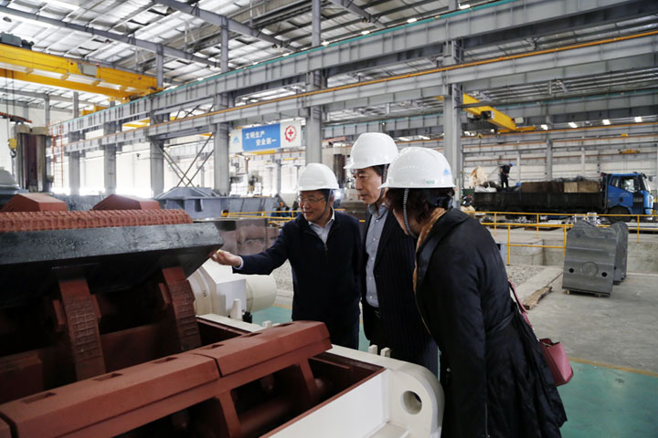 上海重型裝備制造行業(yè)協(xié)會(huì)領(lǐng)導(dǎo)蒞臨上海山美股份參觀訪(fǎng)問(wèn)