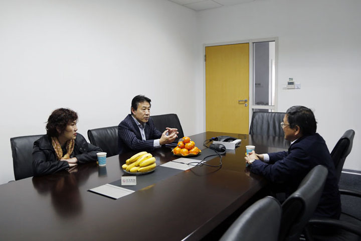 上海重型裝備制造行業(yè)協(xié)會(huì)領(lǐng)導(dǎo)蒞臨上海山美股份參觀訪(fǎng)問(wèn)