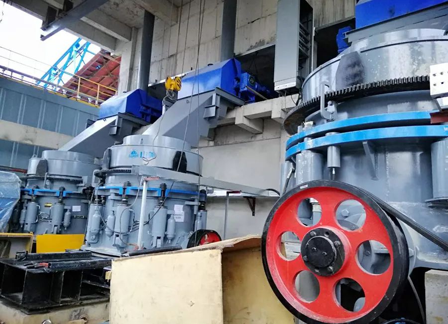 SMS系列多缸液壓圓錐破碎機，精品骨料生產(chǎn)線的理想選擇