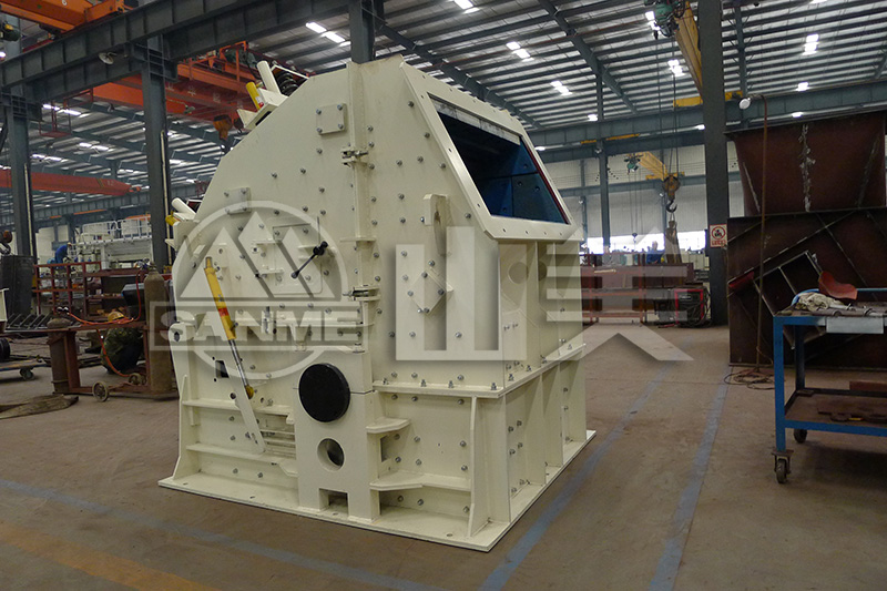 河卵石細碎用圓錐破碎機還是反擊破碎機？