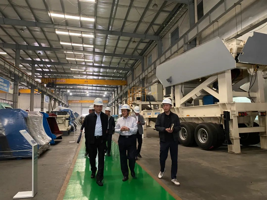 奉賢區(qū)人大常委會(huì)黨組書記、主任張培榮一行蒞臨上海山美股份開展“優(yōu)環(huán)境、穩(wěn)經(jīng)濟(jì)”大走訪大調(diào)研