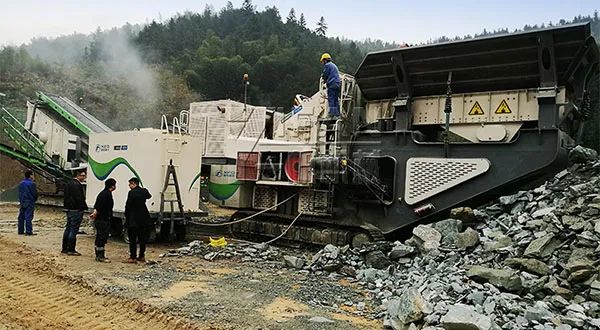 時產(chǎn)值近600萬！山美移動式破碎篩分一體站助力江蘇高碳鉻鐵礦破碎項目建設(shè)