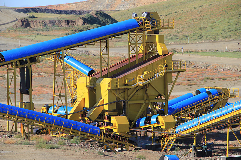 機(jī)制砂生產(chǎn)線選固定式還是移動(dòng)式？理性選擇提升生產(chǎn)效率