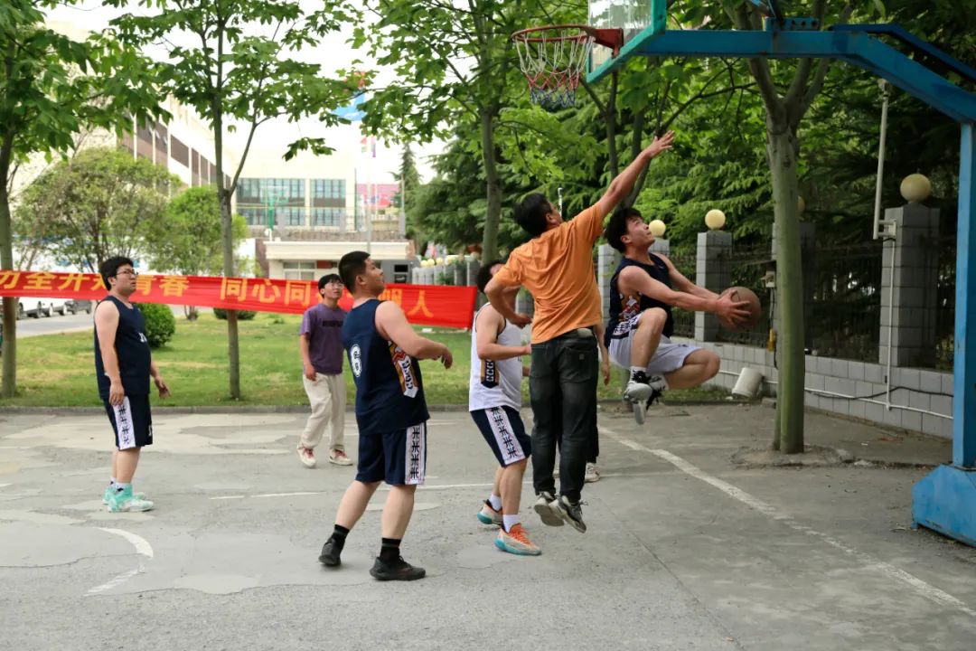 上海山美股份2025春季運(yùn)動(dòng)會(huì)火熱啟幕！拔河、籃球預(yù)賽燃情開(kāi)戰(zhàn)