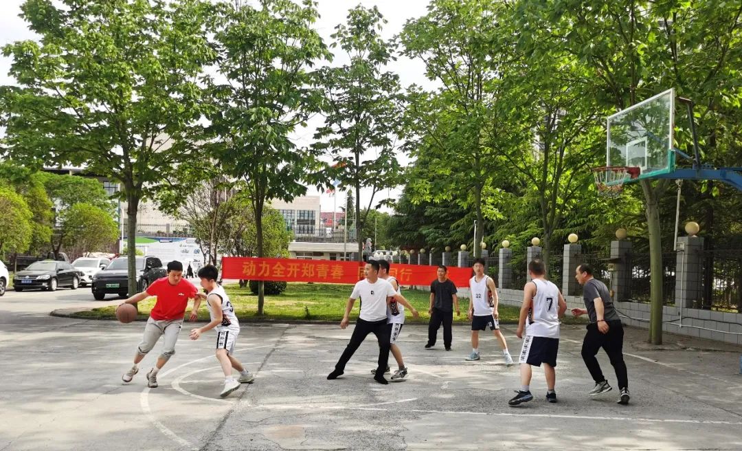 上海山美股份2025春季運(yùn)動(dòng)會(huì)火熱啟幕！拔河、籃球預(yù)賽燃情開戰(zhàn)