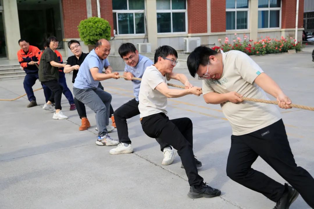 上海山美股份2025春季運(yùn)動(dòng)會(huì)火熱啟幕！拔河、籃球預(yù)賽燃情開戰(zhàn)